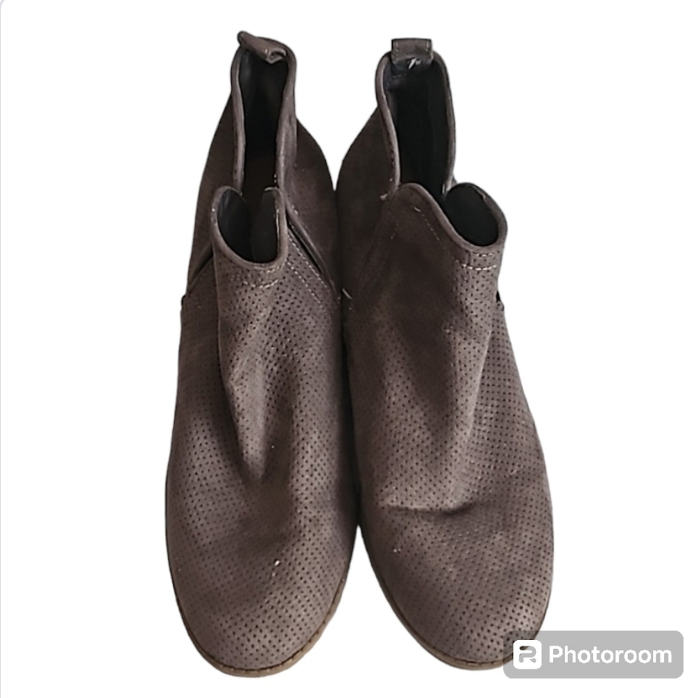 Universal Thread  Small Grey Basel  Ankle Shoes